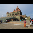 Denkmal für den Hindu-Philosophen Vivekananda auf einer vorgelagerten Insel